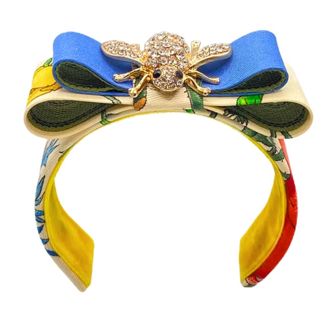 Italian Gucci Flora Ivory Bumblebee Vintage Silk Necktie Cuff Bracelet For Sale - Image 3 of 5