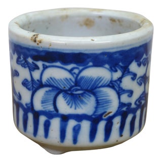 Antique 19th C Chinese Porcelain Blue & White Brush Pot Cachepot Flower Planter For Sale