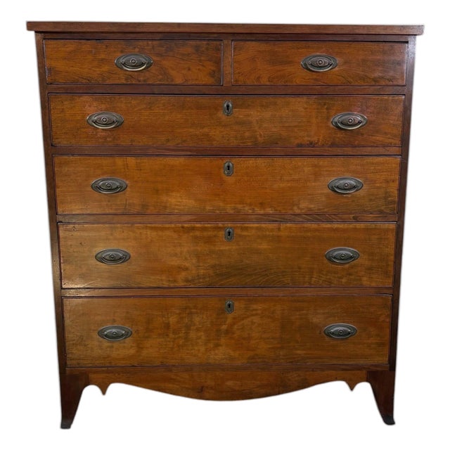 Antique Early American Chest of Drawers / Dresser For Sale