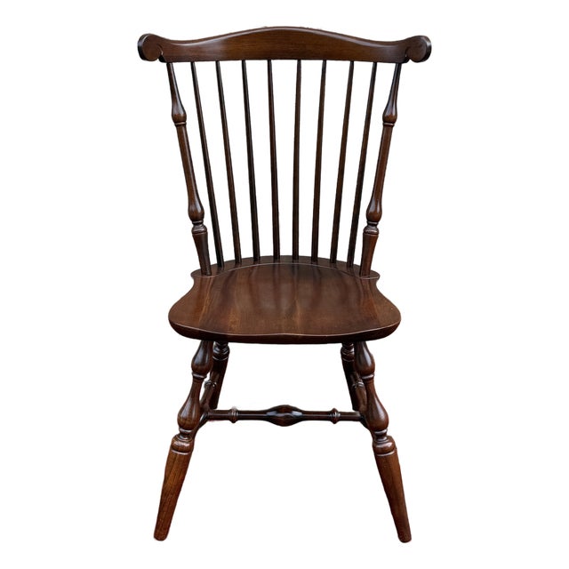 Vintage Nichols & Stone American Traditional Solid Cherry Comb Back Windsor Dining Chair / Desk Chair For Sale