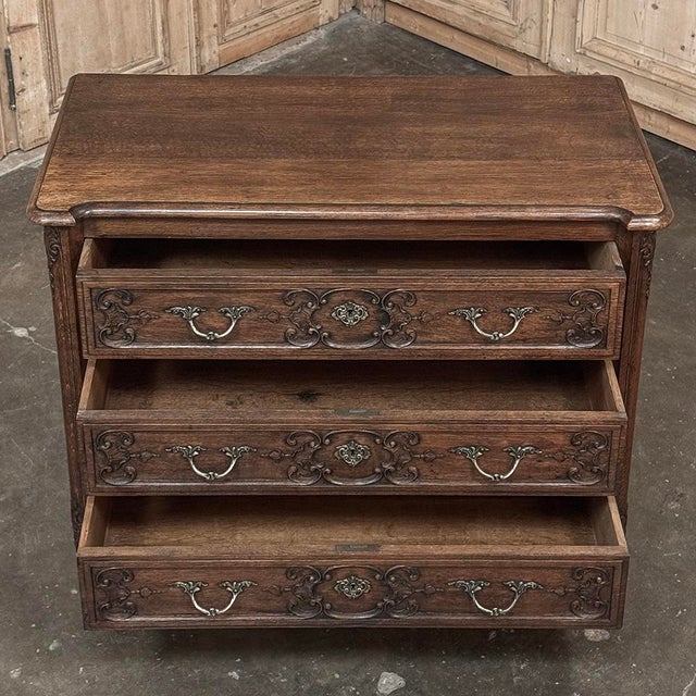 Antique Country French Louis XV Oak Commode ~ Chest of Drawers For Sale - Image 12 of 15