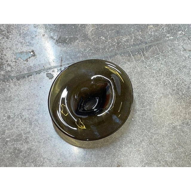 Kosta Boda Large Sculptural Vintage Art Glass Vessel in Smoky Topaz | Attributed to Kosta Boda For Sale - Image 4 of 10