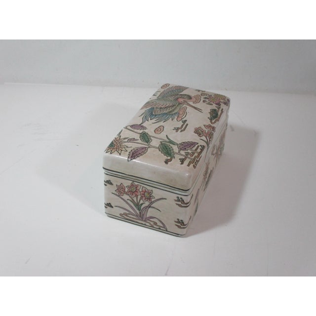 Chinese 1960s Chinese Porcelain Bird Motif Keepsake Box For Sale - Image 3 of 8