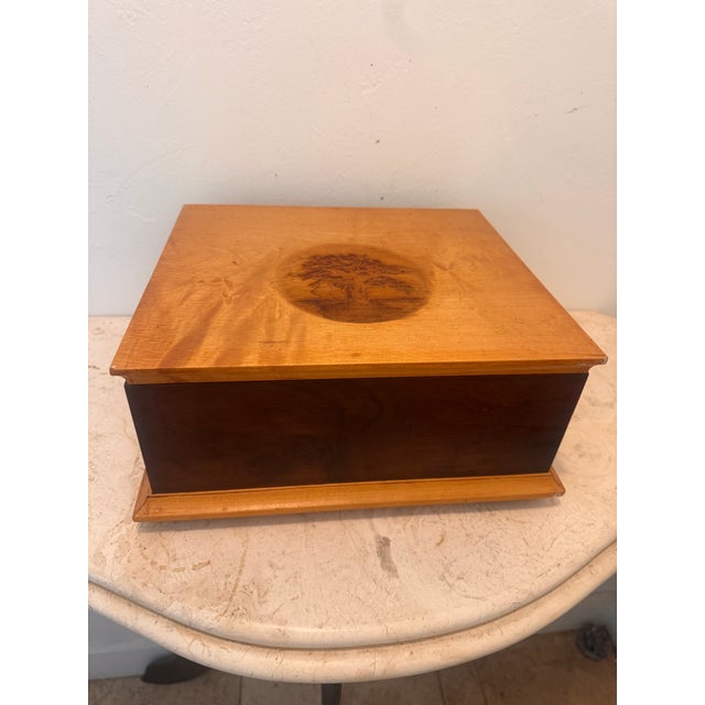 David Whitaker Handmade Wooden Heritage Box, 2005, Figured Maple & Walnut Storage Box With Removable Tray For Sale - Image 10 of 12