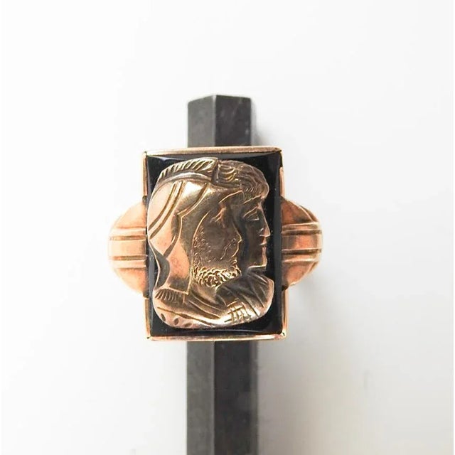 Art Deco Early 20th Century 10k Gold Onyx Profile Ring For Sale - Image 3 of 7