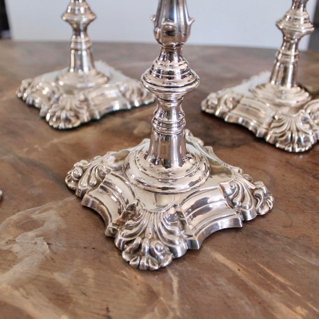 Set of Four Georgian Style English Silver Plate Candlesticks, 19th Century For Sale - Image 10 of 12