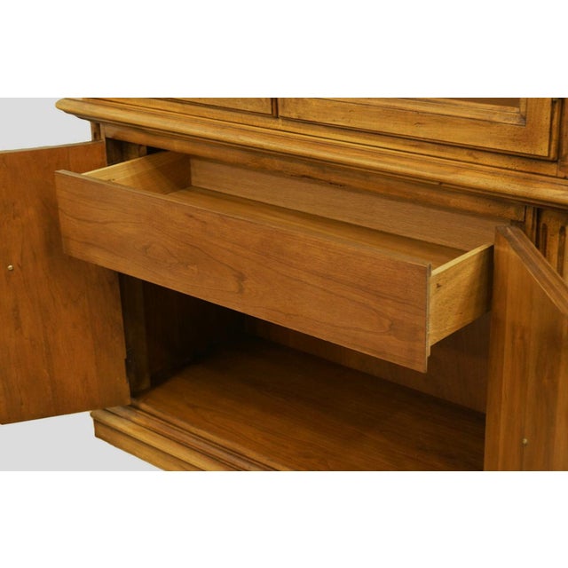 20th Century Traditional Thomasville Huntley Furniture Romano