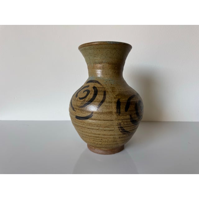 Tan Vintage Organic Abstract Studio Pottery Vase With Hand-Painted Swirl Motif, Signed For Sale - Image 8 of 11