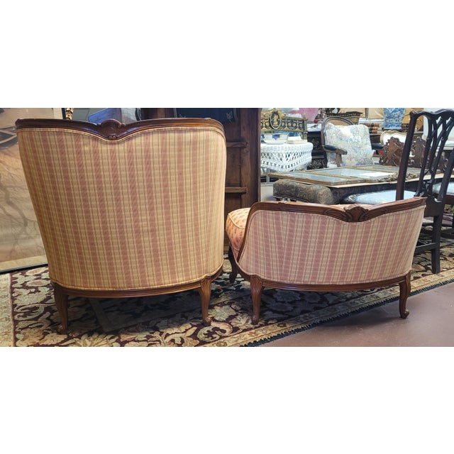 Salmon 1990s Beacon Hill Furniture Bergere & Matching Ottoman For Sale - Image 8 of 9