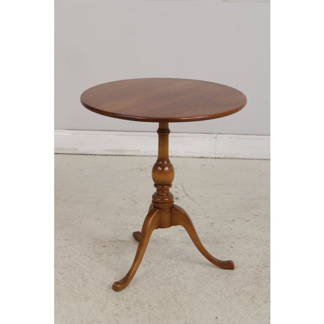 Queen Anne Stickley Round Cherry Pedestal Occasional Lamp Table For Sale - Image 3 of 13