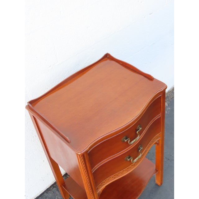 1940s Wabash 1940s Tall Serpentine Front Mahogany Nightstand Side End Table 6458 For Sale - Image 5 of 18