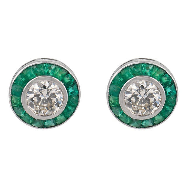 Mid 20th Century Pair of Art Deco Inspired Diamond Emerald Target 18k White Gold Stud Earrings For Sale