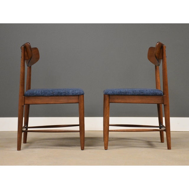 Mid 20th Century Walnut Blue Mid Century Modern Dining Chairs - Set of 4 For Sale In Boston - Image 6 of 10