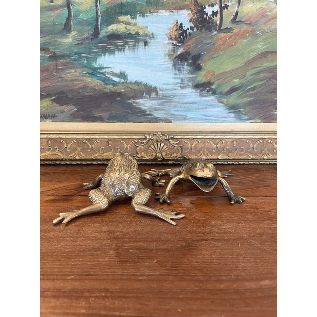 Mid-Century Modern Pair of Vintage Brass Toned Crouching Frog Sculptures With Open Mouth and Textured Detailing.. For Sale - Image 3 of 10