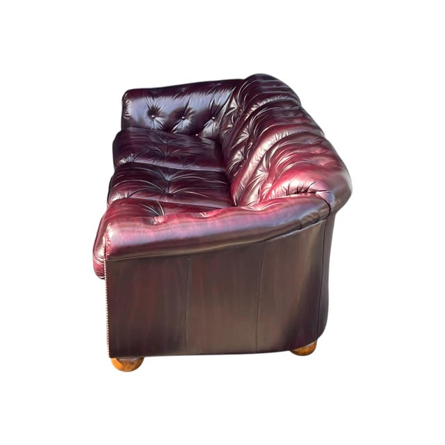 1980s Classic Oxblood Leather English Club Sofa With Tufted Back & Brass Trim For Sale - Image 4 of 11