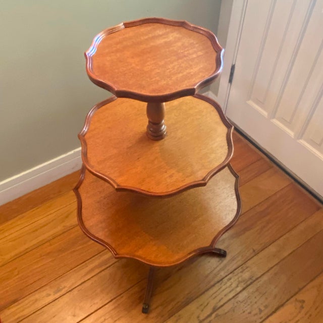 1950s Mahogany Three-Tier 4 Leg Pie-Crust Dumbwaiter/ Parlor Table For Sale - Image 5 of 10