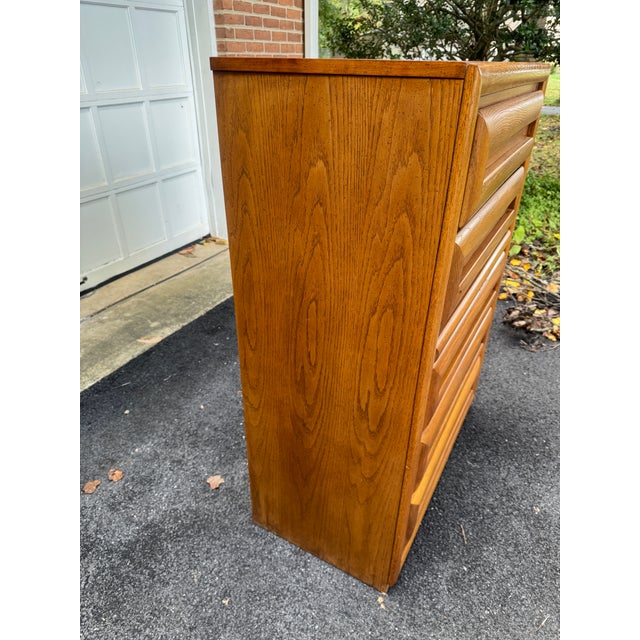 Vintage Bassett Mid-Century Modern Sculptural Walnut Tall Chest of Drawers For Sale In Philadelphia - Image 6 of 12
