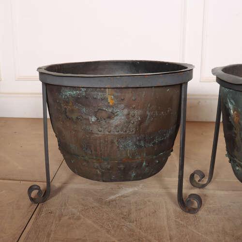 English Copper Planters, 1890s, Set of 2 For Sale - Image 3 of 11