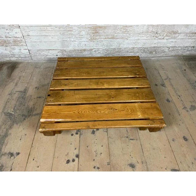 Coffe Table in Spruce, in Good conditions. Designed 1950 to 1959