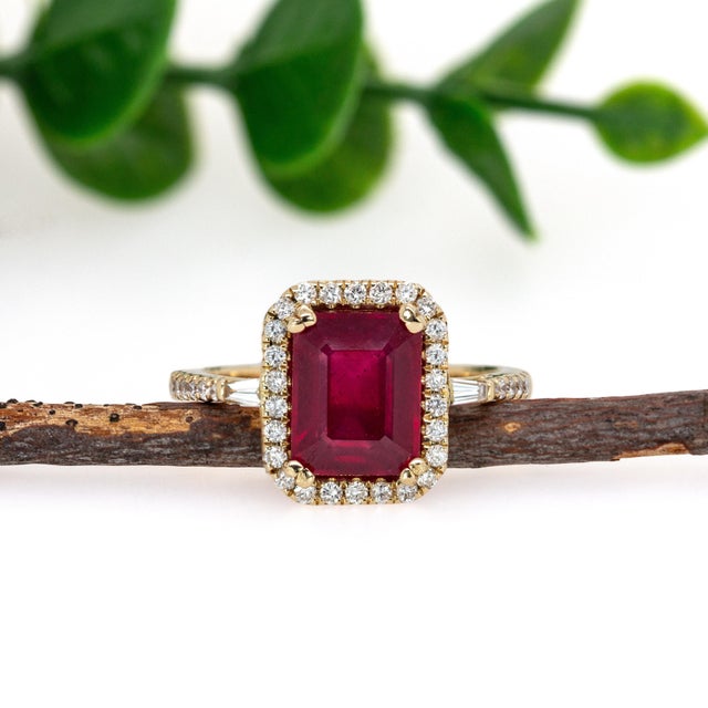 Art Deco Timeless 2.6cts Madagascar Ruby & Diamond Halo Ring in 14k Solid Gold | Em 9x7mm, Size 6.75 For Sale - Image 3 of 7