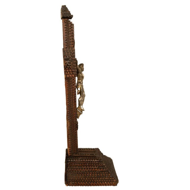 Antique American Tramp Art Carved Wood Crucifix John Zadora Pennsylvania 1900 For Sale - Image 11 of 17