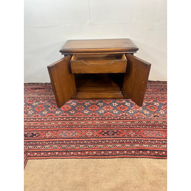 Traditional 1960s Attributed to United Furniture Bed Side Table For Sale - Image 3 of 7