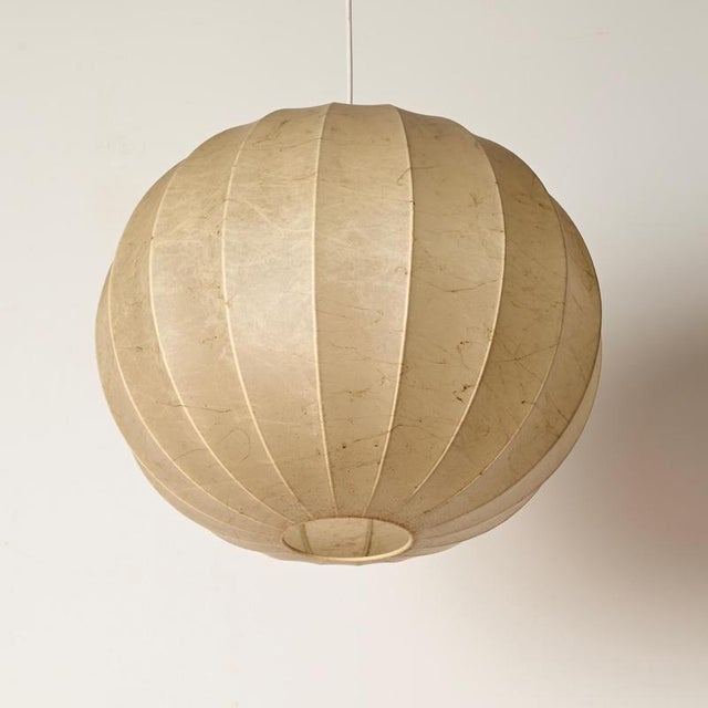 Flos Large Beige Round Cocoon Pendant Light by Achille Castiglioni for Flos, 1960s For Sale - Image 4 of 14