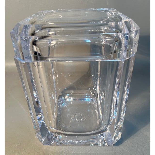 1970s Mid-Century Modern Alessandro Albrizzi Lucite Ice Bucket Slide-a-Way Lid Carlisle Grainware For Sale In Providence - Image 6 of 7