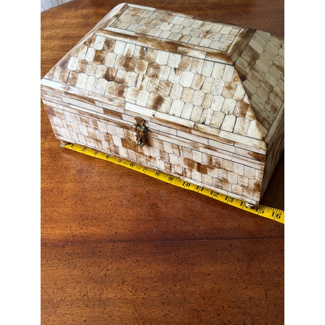 Maitland-Smith Tessellated Bone & Horn Large Jewelry Box For Sale - Image 9 of 12