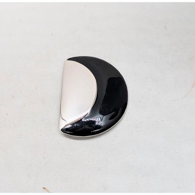 Black Vintage 1980s Signed Monet Rhodium Plated Black Enamel Brooch For Sale - Image 8 of 9