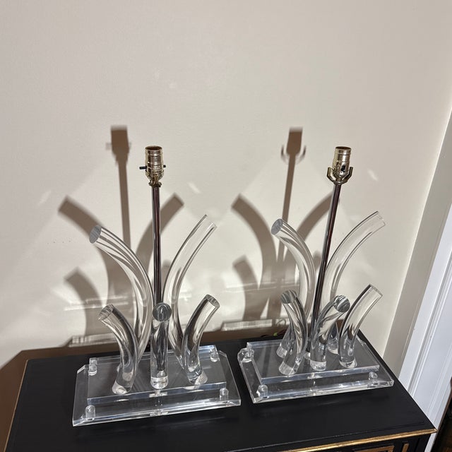 1970s Vintage MCM Lucite Table Lamps Mid Century Modern - a Pair For Sale - Image 5 of 9