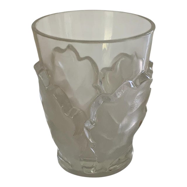 Lalique France "Chêne" Oak Leaf Frosted Crystal Tumbler Glass Signed Made in France 1978-1990s For Sale