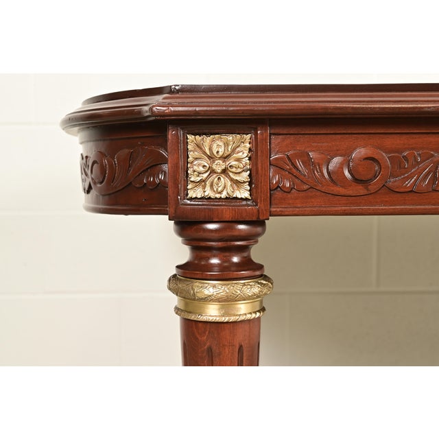 Maison Jansen Style French Regency Louis XVI Mahogany and Gilt Bronze Extension Dining Table, Newly Refinished For Sale - Image 11 of 15