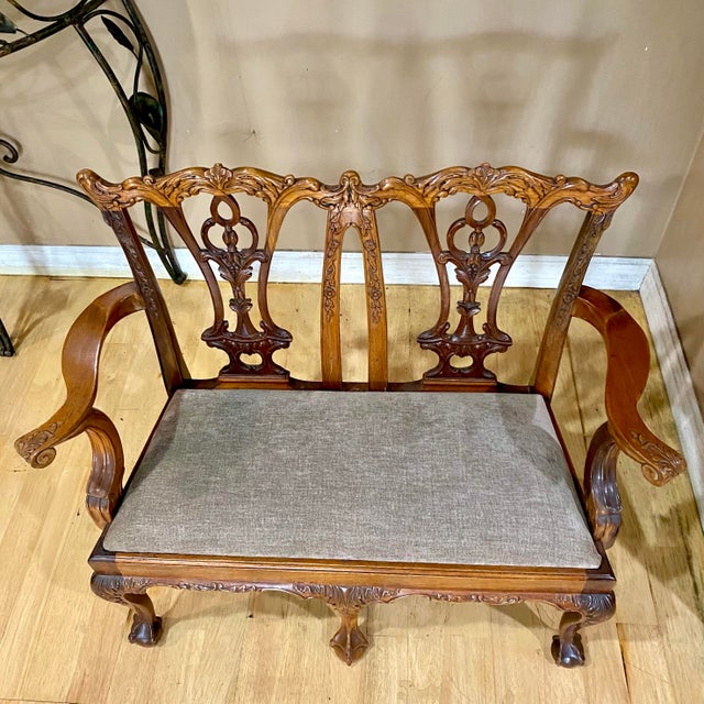 ⭐️ CONDITION: Used, in exceptional condition. No cracks or major scratches just some minor signs of wear. It’s very...