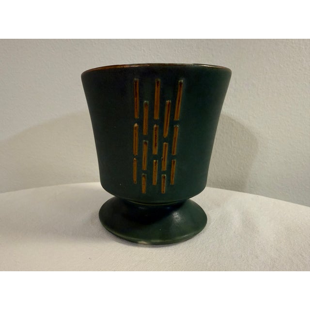 Green 1950s McCoy Green Pedestal Planter | Mid Century Modern Footed Ceramic Cachepot For Sale - Image 8 of 10
