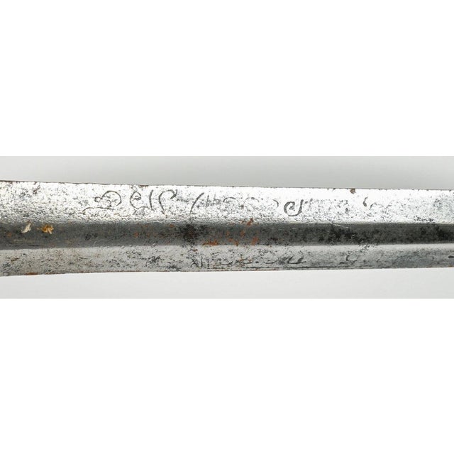 Renaissance Heavy thrusting dagger from the 16th-17th century For Sale - Image 3 of 3