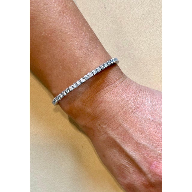 10 Pointer Each 5.5 Ct Eternity 18 Kt Gold & Diamond Stretchable Bangle, Italy For Sale - Image 13 of 18