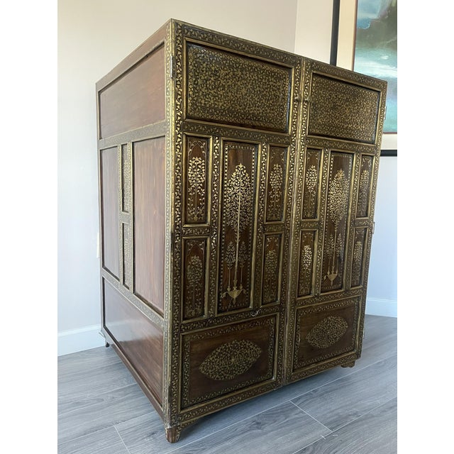 Indian 1970s Mahogany Bogart Chest With Brass Inlay For Sale - Image 3 of 18