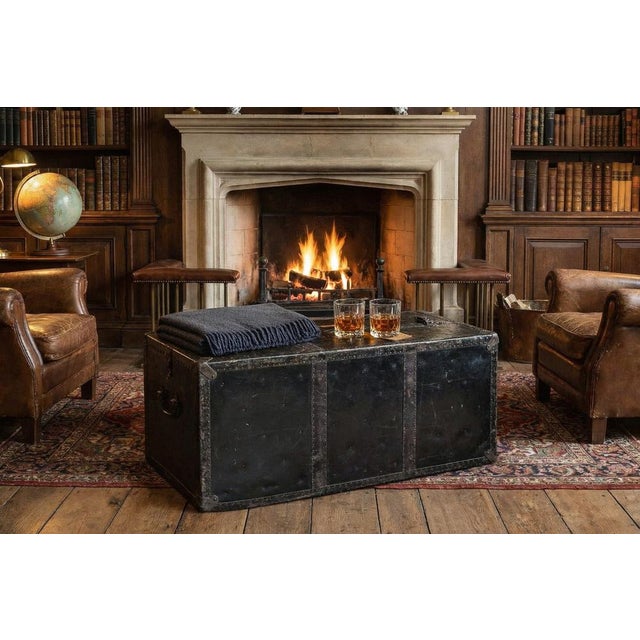 A splendid and authentic travel wardrobe trunk dating back to the first half of the 20th century. A piece of history that...