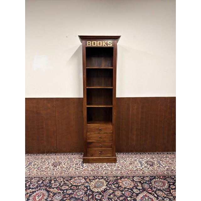 English Bookcase in Teak, in Good conditions. Designed 1920 to 1949