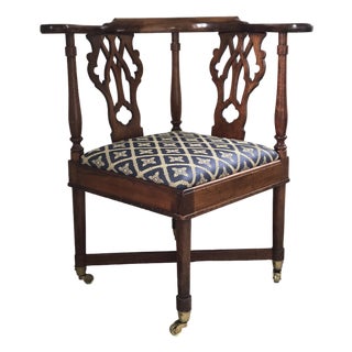 Antique Victorian Mahogany Corner Chair With Brass Casters, Late 19th Century For Sale