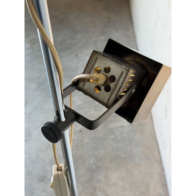 1960s 1950s Mid-Century Modern Metal Floor Lamp With Dual Square Shades For Sale - Image 5 of 10