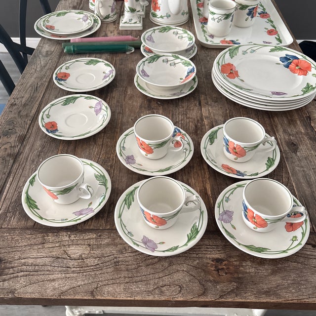 Vintage Villeroy & Boch "Amapola" Porcelain Dinnerware & Serving Set – 29 Pieces For Sale - Image 12 of 12