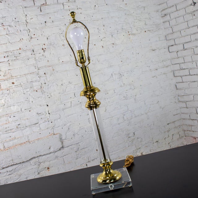 Late 20th Century Neoclassic Revival Lucite and Brass Candlestick Table Lamp For Sale - Image 10 of 18