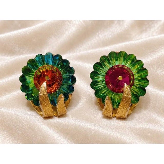 Mid-Century Modern Vintage Flower Clip-on Earrings from Elsa Schiaparelli, 1950s For Sale - Image 3 of 3