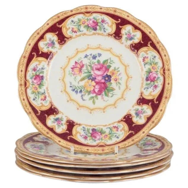 Royal Albert, England. Set of Six Lady Hamilton Plates with Floral Motifs., 1930s, Set of 6 For Sale - Image 6 of 6