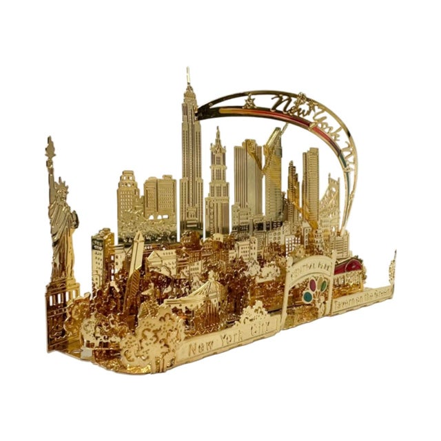 1980s Vintage Tavern on the Green Nyc Restaurant Christmas Holiday Ornament For Sale - Image 5 of 10