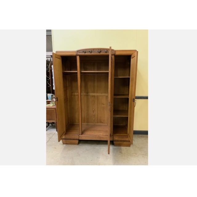 Age: circa 1930 Wood type: solid oak Condition: very good, meticulously maintained, fully restored original condition...