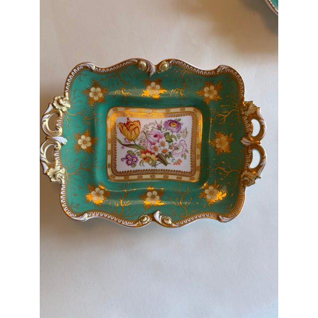 Rococo Antique Coalport Apple-Green & Gilt Porcelain Dessert Dishes, Set of 3 or Antique Coalport Hand-Painted Porcelain Dessert Dishes, C. 1850, Set of 3 For Sale - Image 3 of 9