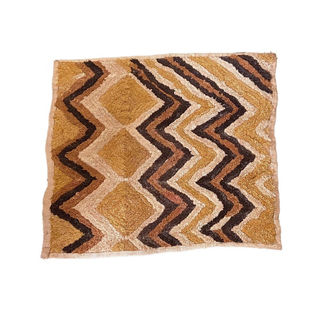 African Vintage African Kuba Kasai Velvet Raffia Textile Zaire 21 "By 24" For Sale - Image 3 of 8